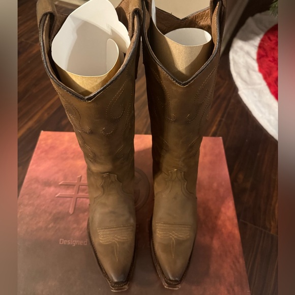 Women’s Circle G boots. - Picture 2 of 5